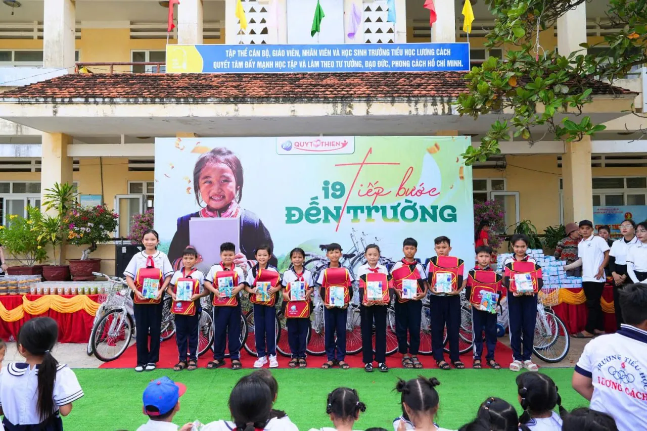 Hình ảnh giới thiệu về 79 số đỏ, nền tảng cá cược trực tuyến uy tín với biểu tượng may mắn màu vàng đỏ